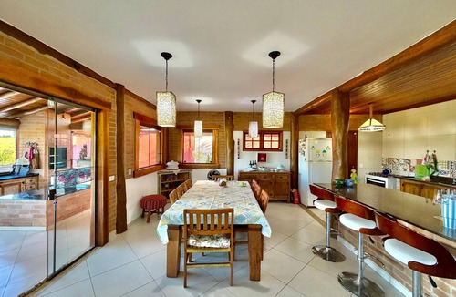 Paraibuna Cottage | Mirantes Paraibuna-Casa Vermelha (Swimming pool | Jacuzzi | River view | Sleeps 8)