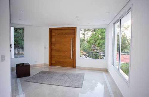Carapicuiba Villa | Modern Luxury Home in Granja Viana