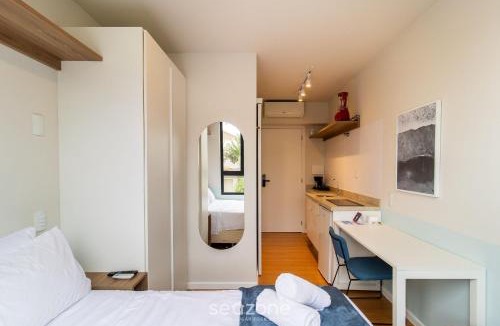 Cachoeira do Bom Jesus Apartment | Modern studio just minutes from the beach SID0209