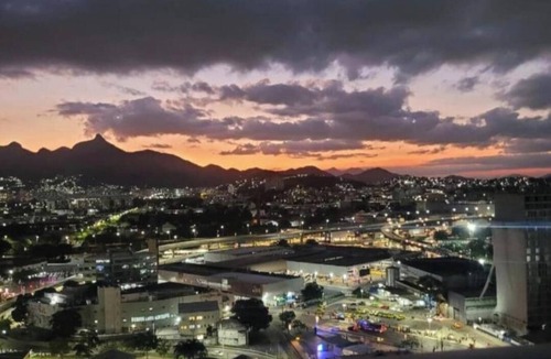Santo Cristo Apartment | Modern studio with views of Christ the Redeemer and the Bay - Light rail at the door.
