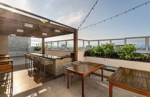 Santo Cristo Apartment | Moderno com AC piscina e academia