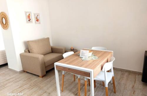 La Perla Apartment | Monoambiente para 2 personas reciclado a nuevo a mts del mar en barrio La Perla