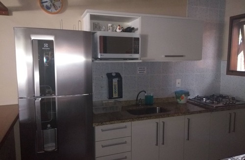 Praia Rasa House | New corner house, 4 bedrooms (air conditioning and TV), Wi-Fi, Sky TV, BBQ, Manguinhos Búzios near the beach.