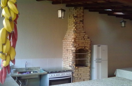 Praia Rasa House | New corner house, 4 bedrooms (air conditioning and TV), Wi-Fi, Sky TV, BBQ, Manguinhos Búzios near the beach.