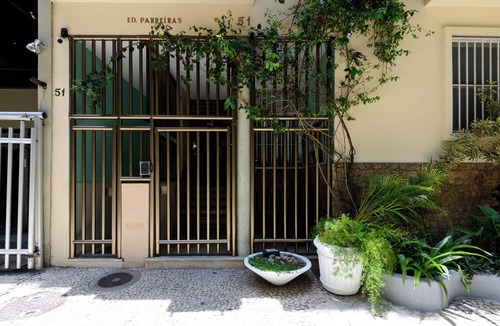 Ipanema Apartment | One-bedroom apartment with living room, house style, affordable in Ipanema!