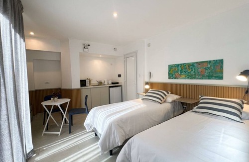 Azul Apartment | One-bedroom apartment | Semi-central location with a garage