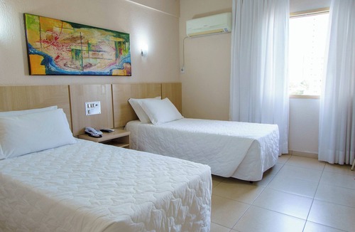 Foz do Iguacu City Centre Hotel | One Unit w/Double Bed | Breakfast Included | Gym Access | Near Waterfalls