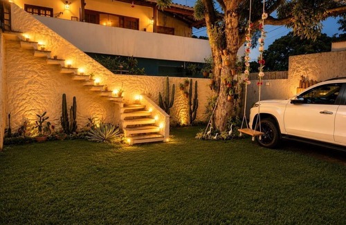 Centro de Vila Velha House | Our lovely house has this beautiful mango tree if you like enjoy been outside