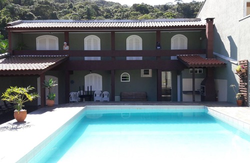 Guaratuba House | Outstanding House With Large Pool Close to Prainha and Caioba Beaches