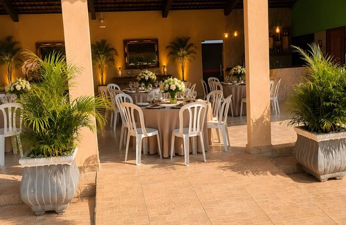 Trindade House | Party venue with bedrooms, swimming pools, TV and Wi-Fi.