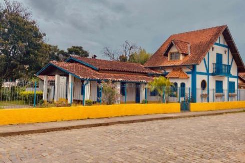 Passa Quatro House | Passa Quatro- CASA INTEIRA RUSTICA para até 9 pessoas