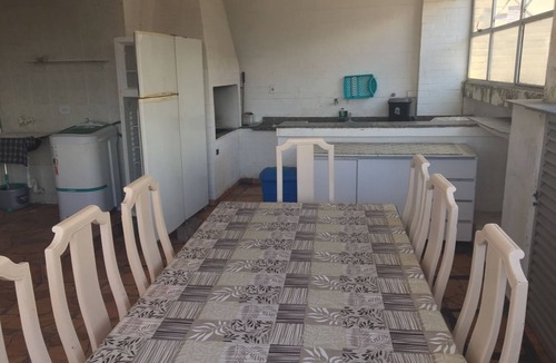 Tupi Apartment | Penthouse with barbecue, one block from the beach.
