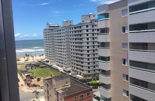 Tupi Apartment | Penthouse with barbecue, one block from the beach.