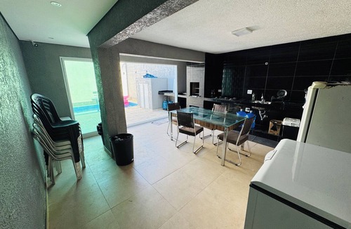 Balneario Gaivotas House | Perfect com piscina e 3-bedroom house in Peruíbe for a relaxing getaway