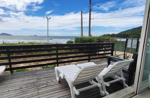 Barra da Lagoa House | Perfect house, right on the beach, stunning view in Barra da Lagoa.