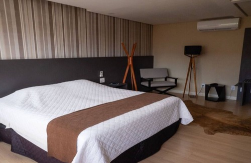 Simoes Lopes Hotel | Pet-Friendly Pelotas Stay w/Pool Access | 0.3 mi to Praça Coronel Pedro Osório