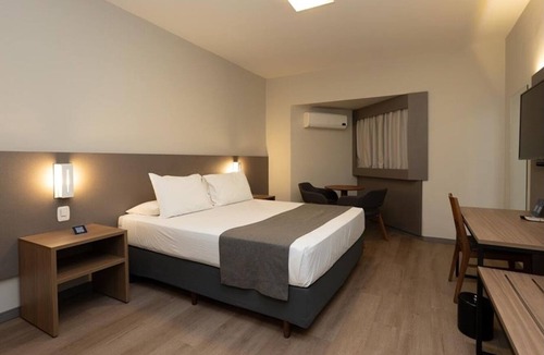 Umuarama Hotel | Pet-Friendly Room for Couple | Access to Outdoor Pool | Close to Restaurants