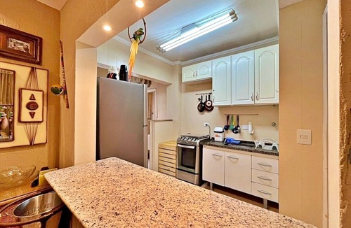Barra Funda Apartment | PITANGUEIRAS 50 METERS FROM THE SEA, SERVICE. Beachfront, side view of the sea, Wi-Fi