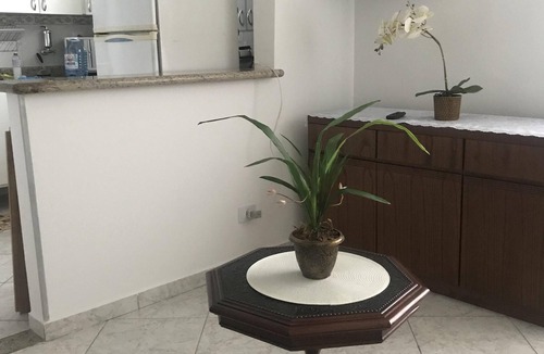 Pitangueiras Apartment | Pitangueiras Center, 70 meters from the beach, near shopping mall/restaurants/market/bank