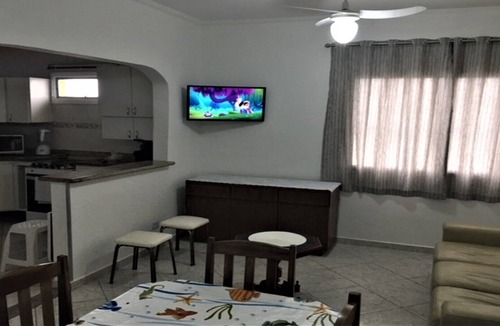 Pitangueiras Apartment | Pitangueiras Center, 70 meters from the beach, near shopping mall/restaurants/market/bank