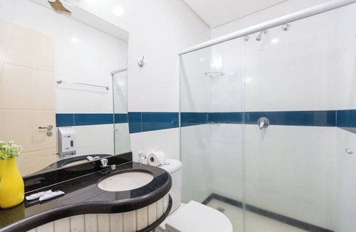 Eunapolis Hotel | Polished Trio Room Downtown | Easy Town Commute, Free Parking & Breakfast