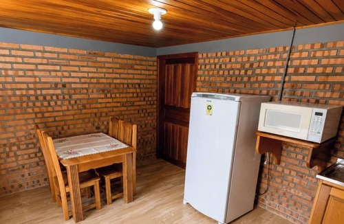 Sao Bonifacio Cabin | Pousada Dona Teresinha | Piscina Aquecida | Café - São Bonifácio - SC
