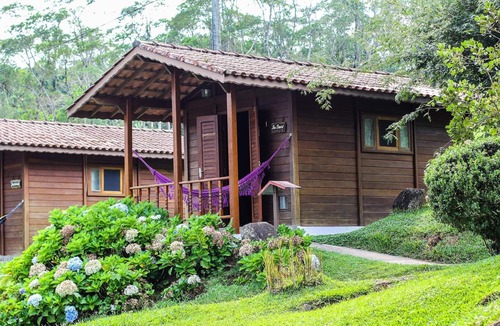 Tapirai Hotel | Pousada Recanto dos Pinheiros