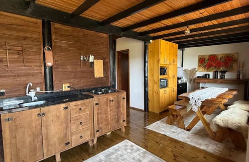 Alfredo Wagner Cabin | Private Cabin in the Mountains with Hot Tub, Spa, and Lake