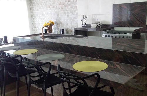 Peruibe House | Property with pool, barbecue and lots of greenery, near the beach.