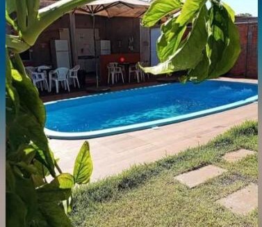Floresta Ski Chalet | QUARTO CONTEINER, EDICULA ABERTA E PISCINA AQUAVibes