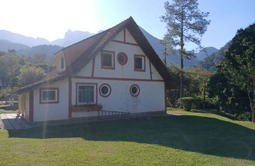 Barreira Ski Chalet | Rancho Takamoto property near beautiful waterfalls.