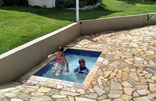 Angatuba House | Recanto/Cia. An attractive place for you and your family.