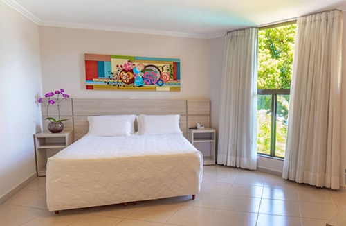 Foz do Iguacu Hotel | Refined Premium Suite | Free Breakfast, Pool Bar & 5 mi to Bird Park