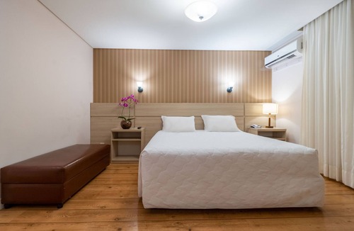 Foz do Iguacu Hotel | Refined Premium Suite | Free Breakfast, Pool Bar & 5 mi to Bird Park
