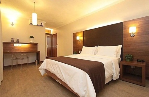 Ribeirao Preto Hotel | Refined Room for Business & Leisure Travelers | Ribeirão Shopping - 3.2 miles
