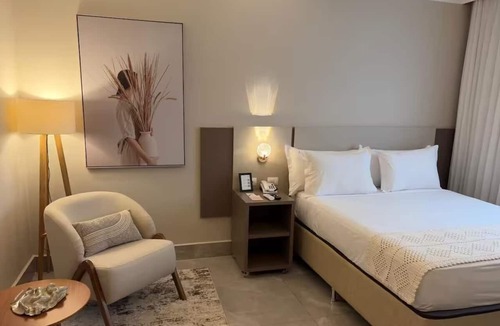 Foz do Iguacu City Centre Hotel | Refined Room w/Peaceful Vibes – Ideal for Unwinding After Sightseeing