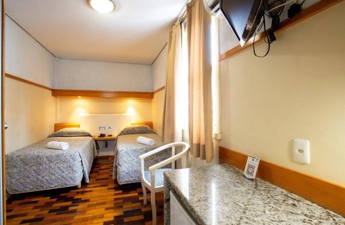 Centro Hotel | Refined Twin Room | Free Breakfast | 0.4 mi to Praça XV de Novembro & Cathedral