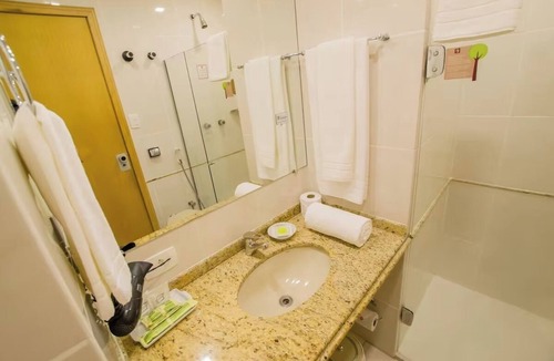 Civic Center Hotel | Relax in Double Bed w/Breakfast Included