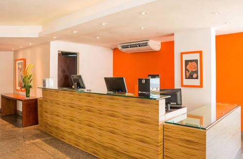Mucuripe Hotel | Relax in Serene Beachside Room in Mucuripe Beach Near Beira Mar Handicraft Fair