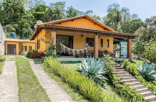 Ibiuna House | Sítio com Piscina Aquecida | 4 Suites 60KM de SP