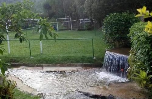 Dos Rosas House | Sítio Isolina Piscina, Campo e Lago