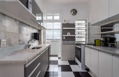 Copacabana Apartment | Sea view, 50 metres from the beach | BI701