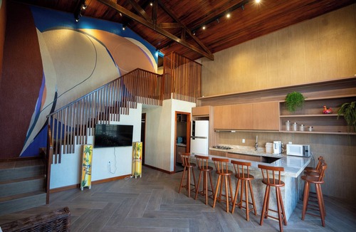 Caponga Ski Chalet | Seaside Retreat w4 Bedrooms and Pool