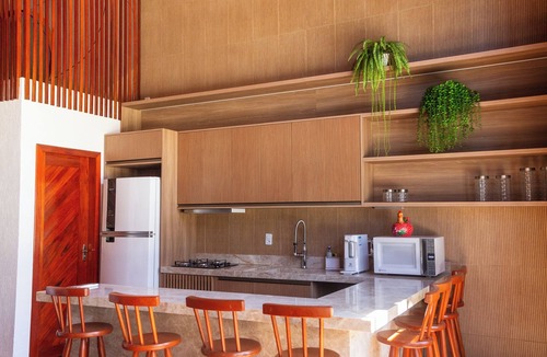 Caponga Ski Chalet | Seaside Retreat w4 Bedrooms and Pool