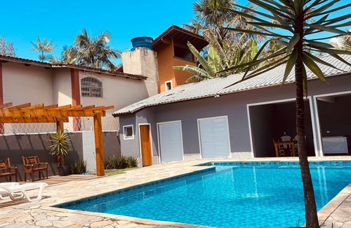 Maresias House | Single storey house, 4 bedrooms, up to 20 people 800m from the beach