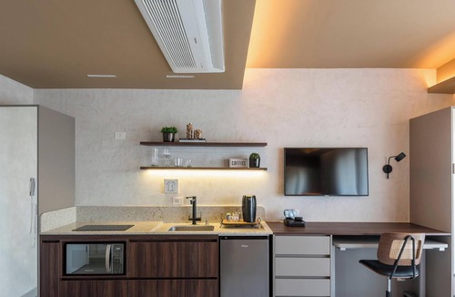 Campinas Apartment | Silence, Design, and Parking 5 minutes from the Center | LYVVO