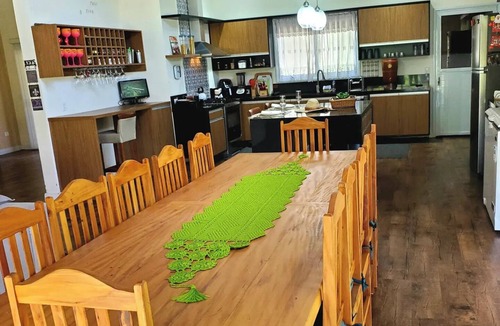 Ibiuna Cottage | Sitio Florida in Ibiuna, SP - Comfort in the mountains. Bring your pet. Up to 14 people.