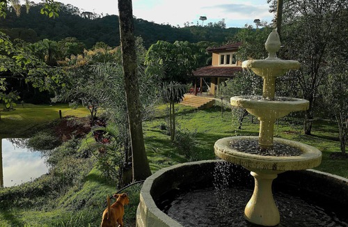 Ibiuna Cottage | Sitio Florida in Ibiuna, SP - Comfort in the mountains. Bring your pet. Up to 14 people.