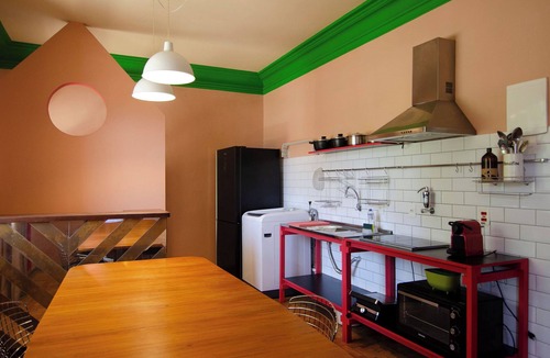 Prado Apartment | Spacious 230m² 4 Bed. Large, Cozy, Sunny Balcony. In the heart of the city.