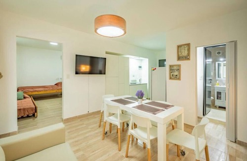 San Nicolas Apartment | Spacious and Modern Apartment in the City Center for 6 Guests